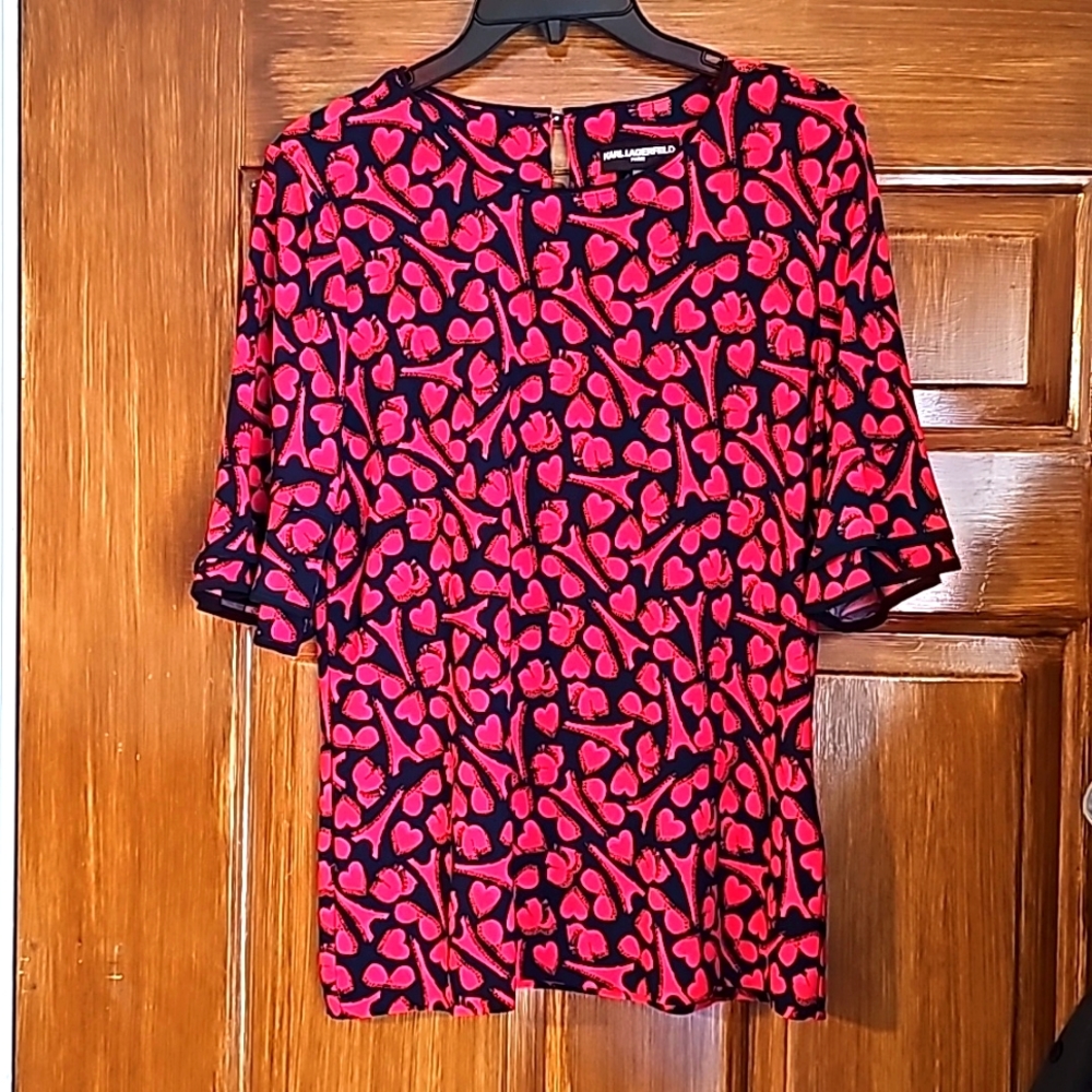 Karl Lagerfeld Top featuring the Eiffel Tower and hearts. Size S